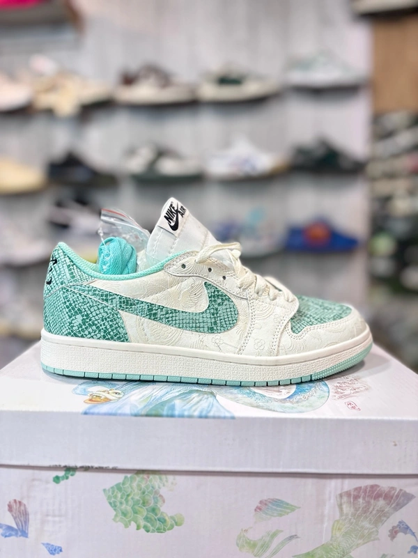 AJ x Year Of The Snake 2025 - 7.5(42)