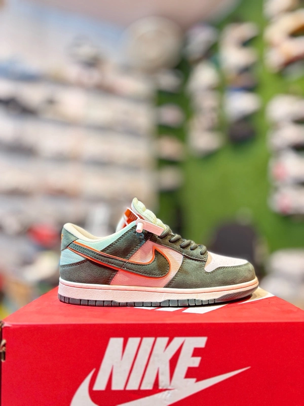 Sb Dunk x Otamo Green - 8.5 (43)