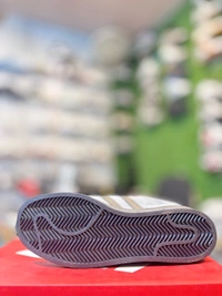 Superstar Shadow  - 9.5 (44)