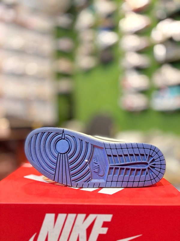 Air Jordan x Travis x Navy - 7.5 (42)