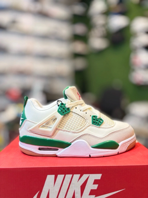 Retro 4 x Pine Green - 7 (41)