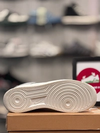 Airforce 1 White - 43 (8.5)