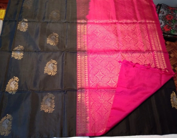 PURE HANDLOOM SOFT SILK BORDERLESS MEENA PUTTA