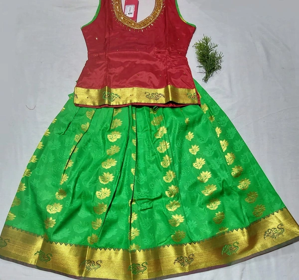 Size 6 - Bright Red