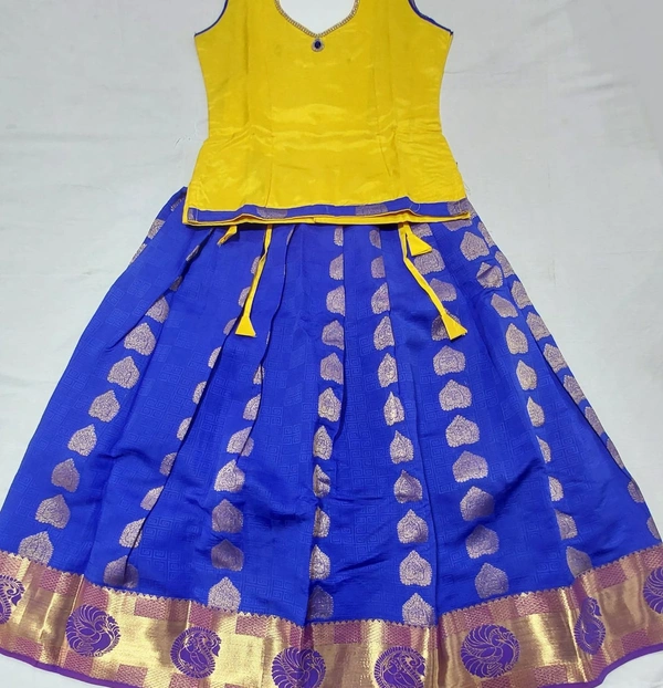 Size 8 - Gold