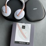  BOSE 700  HEADPHONES .   BOSE 700  HEADPHONES . BECAUSE BETTER  SOUND IS JUST  THE BEGINNING* - White