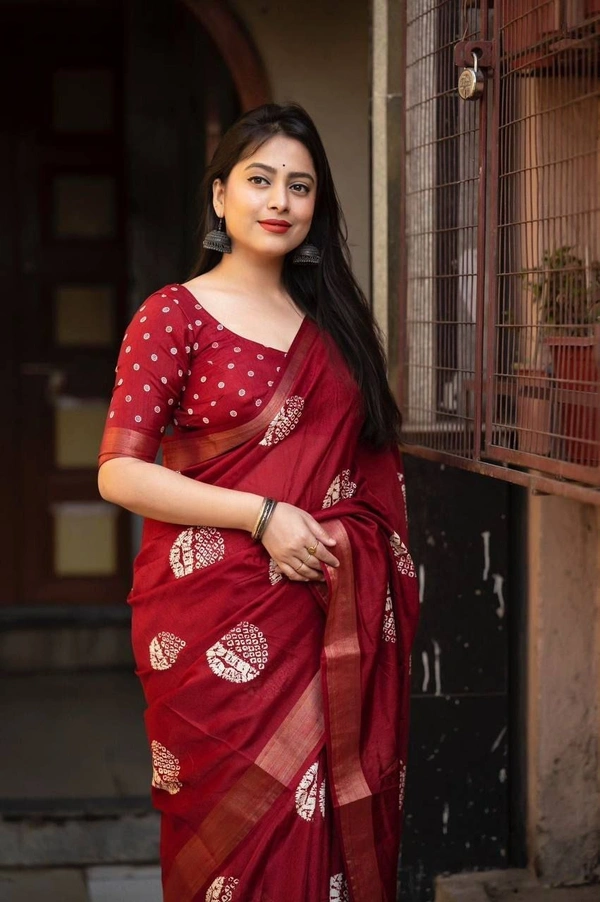 Presenting Enchanting soft cotton saree For Intimate And Big Fat Indian Weddings, That Are Light On Your Skin And Uplift Your Wedding Shenanigans.*🔥