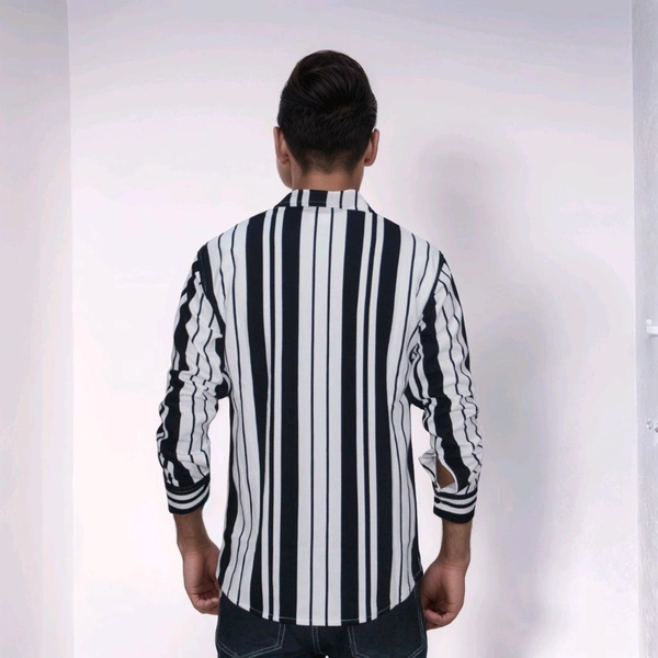 Men Spread Collar Striped Casual Shirt - XL