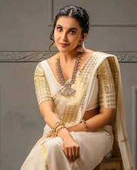 🔥 *Presenting Enchanting Yet Breathable Organic Banarasi Sarees For Intimate And Big Fat Indian Weddings, That Are Light On Your Skin And Uplift Your Wedding Shenanigans.*🔥