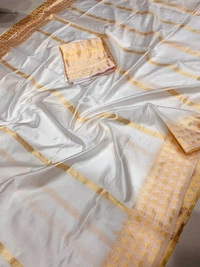🔥 *Presenting Enchanting Yet Breathable Organic Banarasi Sarees For Intimate And Big Fat Indian Weddings, That Are Light On Your Skin And Uplift Your Wedding Shenanigans.*🔥