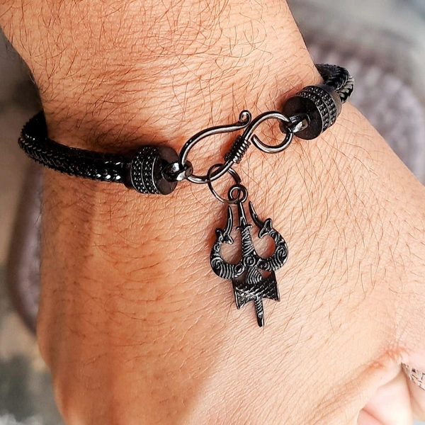IGP Black Pendant Chain Bracelet  - Standard