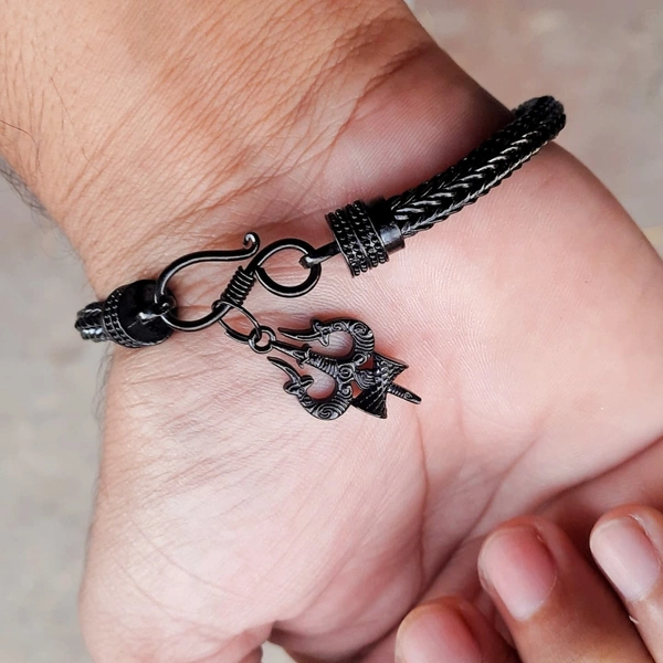 IGP Black Pendant Chain Bracelet  - Standard