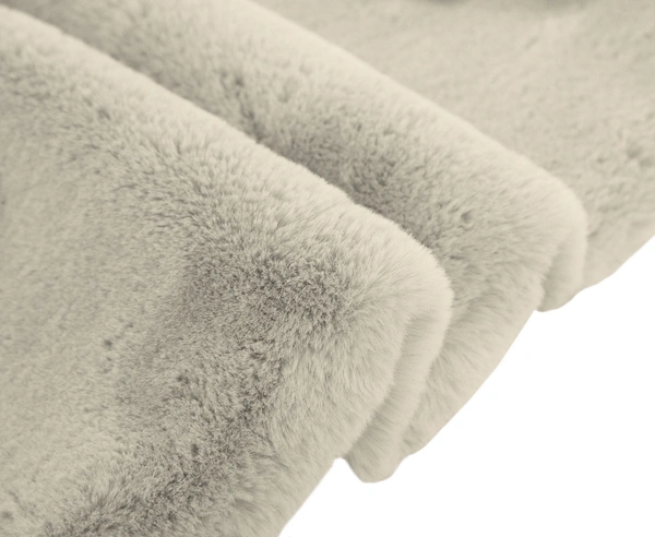 LUXE HOME INTERNATIONAL Rabbit Fur Super Soft Non Slip Mat for Bathroom, Bedroom - 40x60 cm, Beige