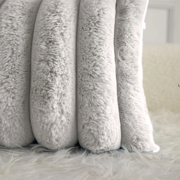 LUXE HOME INTERNATIONAL Luxurious Plush Cushion Covers Set of 2, 16x16 Inch, Soft Faux Fur Decorative Cushion Covers for Sofa, Chair, Bed, and Bedroom - Ideal for Kids, Cozy - 16"x16", White