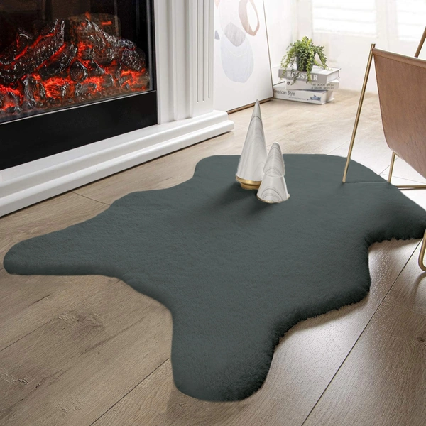 LUXE HOME INTERNATIONAL Super Soft Rabbit Fur Rug - Non-Slip, Super Soft Floor Mat - 135x90 cm Faux Fur Rug for Living Room, Bedroom, Nursery, and Decorative Floor Covering - 90x135 cm, Grey