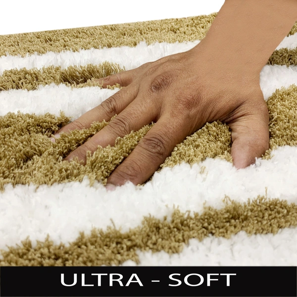 LUXE HOME INTERNATIONAL Florida Bath Mat, Super Soft Microfibre 2000 GSM, Non-Slip, Absorbent - Door Mat for Bathroom, Bedroom, Kitchen, Floor - 38x58 cm, Gold