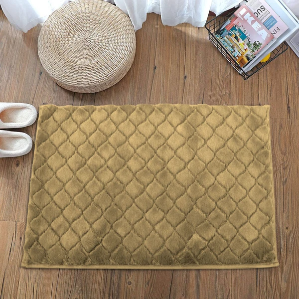 LUXE HOME INTERNATIONAL LuxeHomeAustriaBathMatRabbitFur1000GSMBathroomDoorFootMatsAntiSkidWaterAbsorbentEasyMachineWashableRug(AntiGold,40Cmx60Cm,Packof1) - Anti Gold