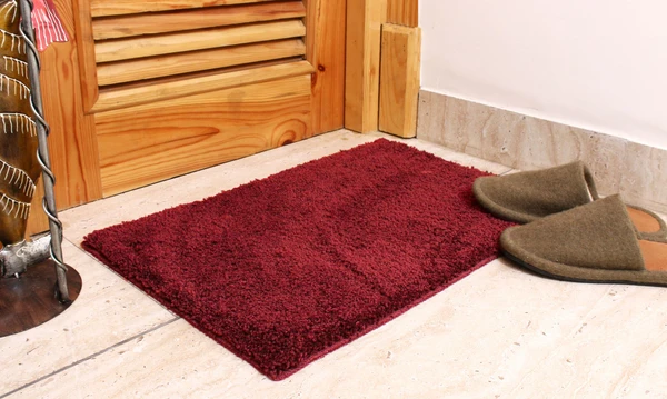 LUXE HOME INTERNATIONAL Bathmat Newman Microfiber 2500 GSM Anti Slip ( Maroon, 40x60 cm, Pack of 1 ) - Maroon