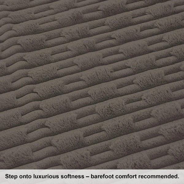 Luxe Home International Rabbit Tail Fur Carpet Super Soft, Washable, Anti Skid Carpets for Home, Bedroom, Livingroom - (4x6 Feet, Cocoa) - 4x6 Feet, Cocoa