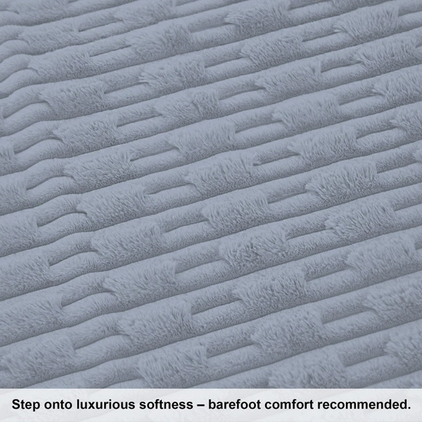 Luxe Home International Rabbit Tail Fur Carpet Super Soft, Washable, Anti Skid Carpets for Home, Bedroom, Livingroom - (4x6 Feet, Silver) - 4x6 Feet, Silver