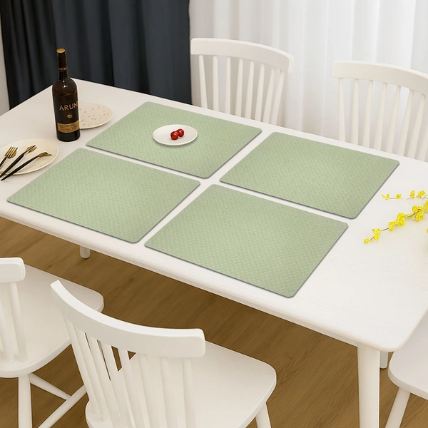 Luxe Home International LUXE HOME INTERNATIONAL Rectangular Pack of 4 Table Placemat (Green, PVC) - 30x46 cm, Green