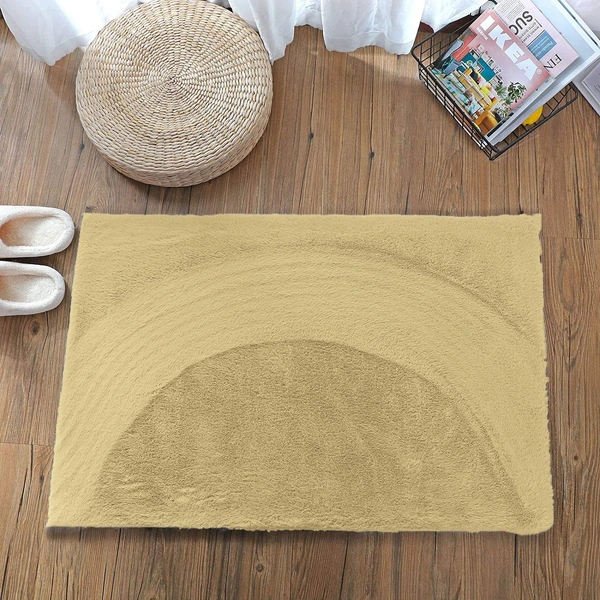 LUXE HOME INTERNATIONAL Rabbit Fur Super Soft Non Slip Mat for Bathroom, Bedroom - 40x60 cm, Gold
