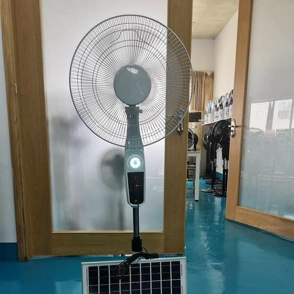Solar Fan - Silver, 18