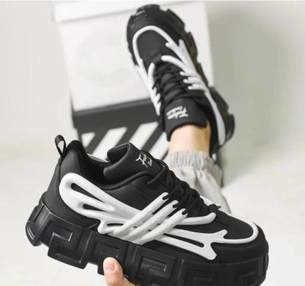 Casual Black And White Sneakers  - White, 6