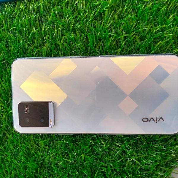 Vivo Y21 4+1Ram 64Gb Internal Sealed - White