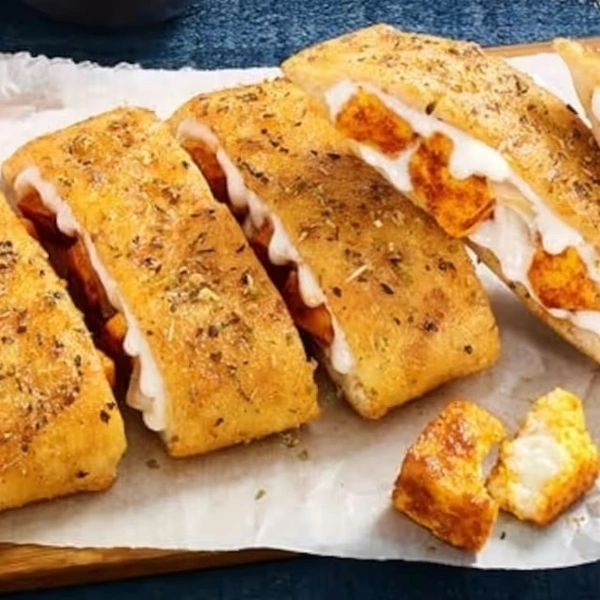 Panner Tikka Garlic Bread 