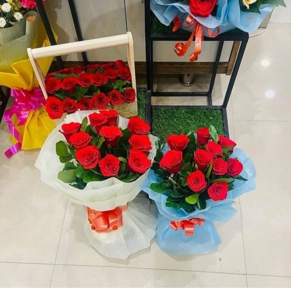Red Rose Bunch - White