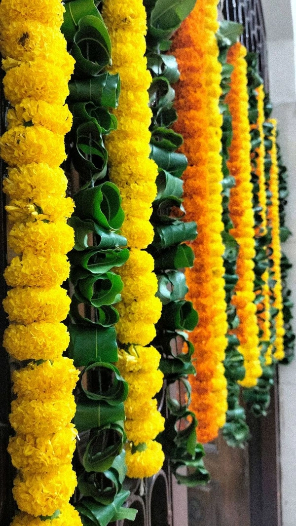 Yellow Marigold Ang Green Ashok Leafs String