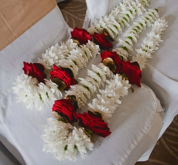 flower mala white & red