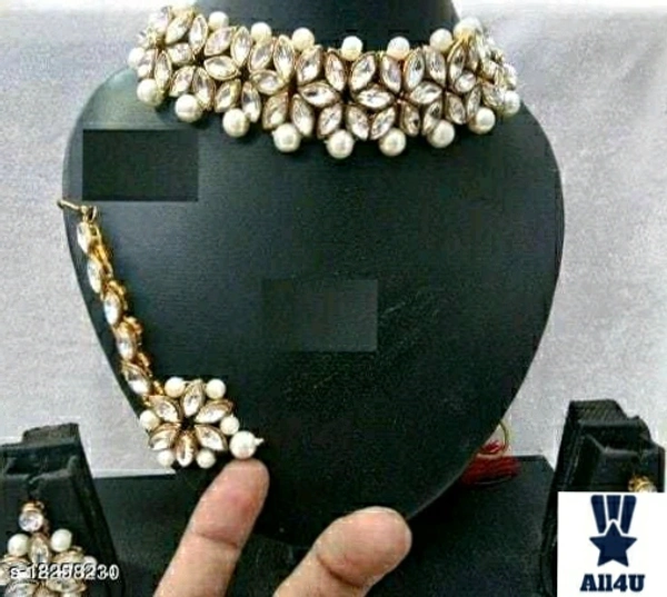 Women's Kundan & Pearl Jewellery Set