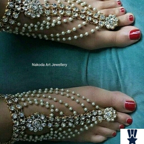 Shimmering Bejeweled Women Anklets & Toe Rings