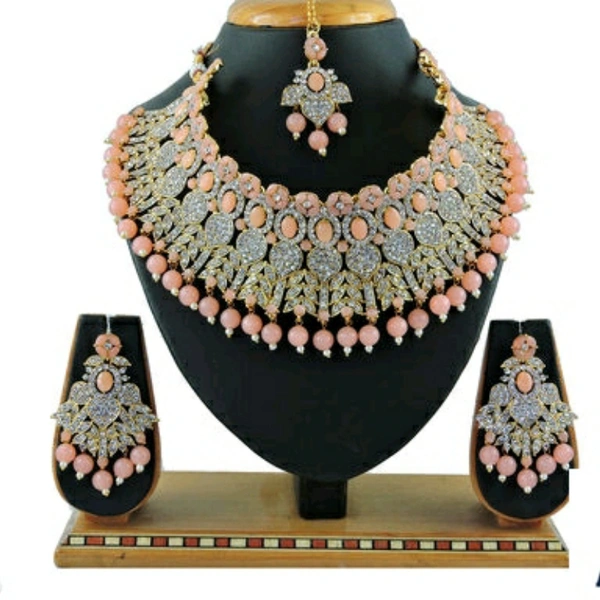 Shimmering Chic Jewellery Sets