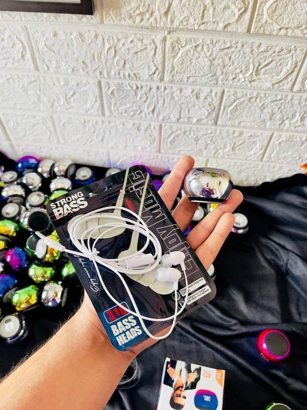 *JBLmini speaker Combo * 🔥*Earphone random colour **Mini Boost Series 4 * *Model :- Mt**Super Hot Sold* 🌠*Pocket Speker*👉 *Specifications* - Hd 3d Sound 💯- Super Qulity Bass - Extra Ordinary Look - Button To access- iOS & Android used - Durable Battery Life  *Available : 699+ ship 70 rs * - Red
