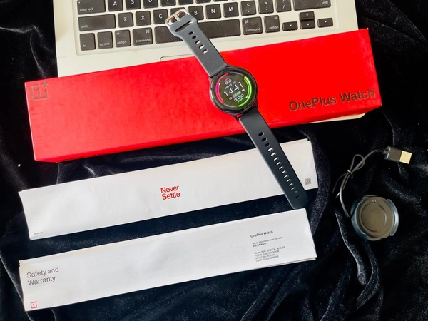𝐏𝐫𝐞𝐦𝐢𝐮𝐦 𝐩𝐫𝐨𝐝𝐮𝐜𝐭 :  ONEPLUS WATCH  2 ( 2023 Edition ) *FIRST TIME IN INDIA 🇮🇳 *.𝐏𝐫𝐢𝐜𝐞 :- *2200+ ship *PREPAID 80 rs Cash on delivery 149 Bulk price different .𝐒𝐩𝐞𝐜𝐢𝐟𝐢𝐜𝐚𝐭𝐢𝐨𝐧𝐬:- ➖ ONEPLUS LOGO  ( When on / off ) ➖ Set your Own D.p. / Wallpaper ➖ Incoming Calls / Dial pad ➖ Shows Notifications of all social media app like instagram , whatsapp , facebo - Black