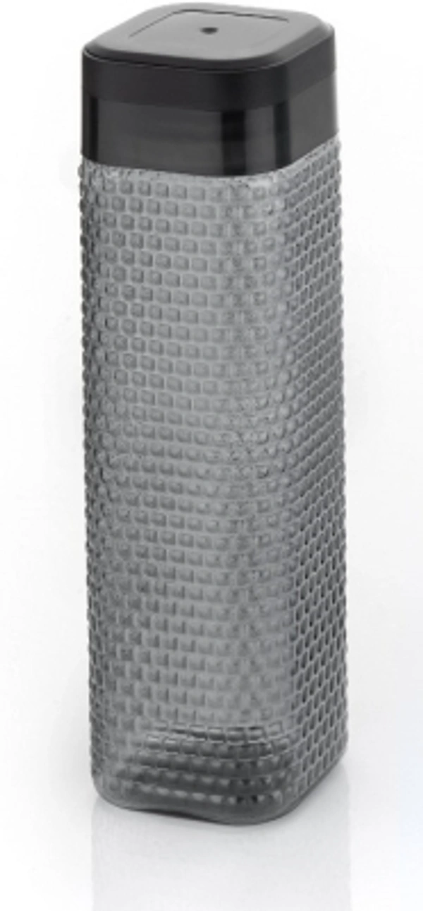NEW UPGRADED SQUARE DESIGN OF WATER BOTTLE FOR EVERYDAY USE 1000 ml BottleSales Package :1 BOTTLEType :BottleBody Material :PlasticModel Name :NEW UPGRADED SQUARE DESIGN OF WATER BOTTLE FOR EVERYDAY USEBPA Free :YesLeak Proof :Yes3 Days Return Policy, No questions asked.
