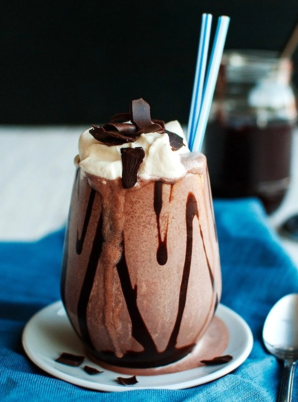 CHOCOLATE SHAKE - 