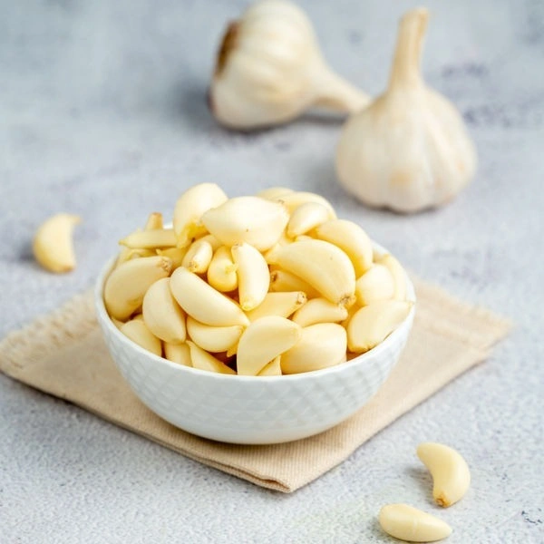 Garlic (Lehsun / Rosun) Pealed @ 100 Grams