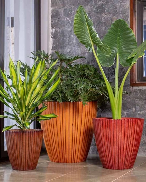 RIB VERTICAL XL PLANTER - 16 Inch, Walnut Wood Matt