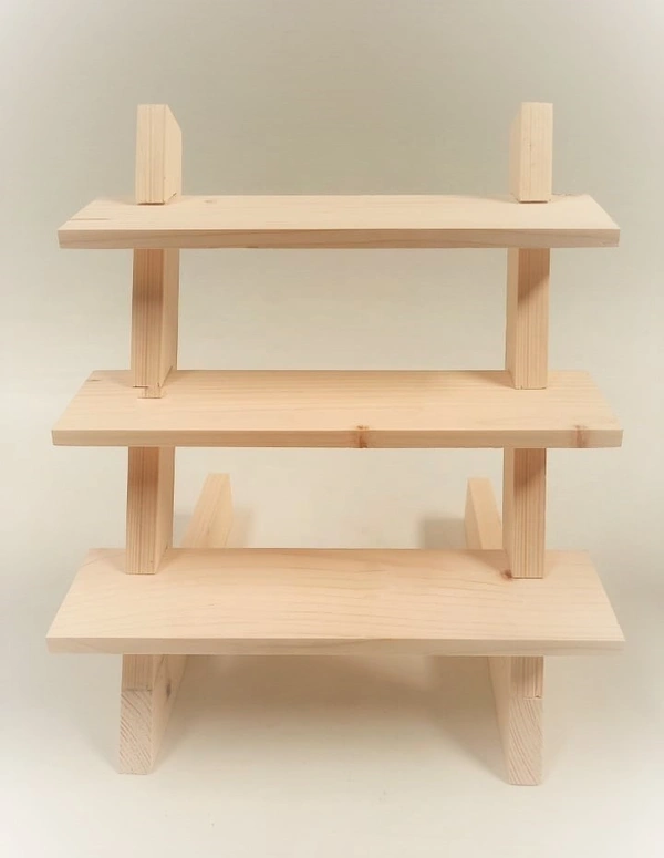 3 step Dismantling Pinewood display stand 