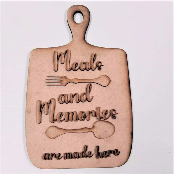 Chopping Board with text 2 - Meals and Memories