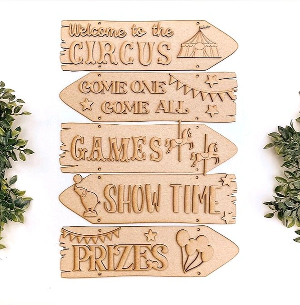 Sentiment Plank Wall Decor Circus
