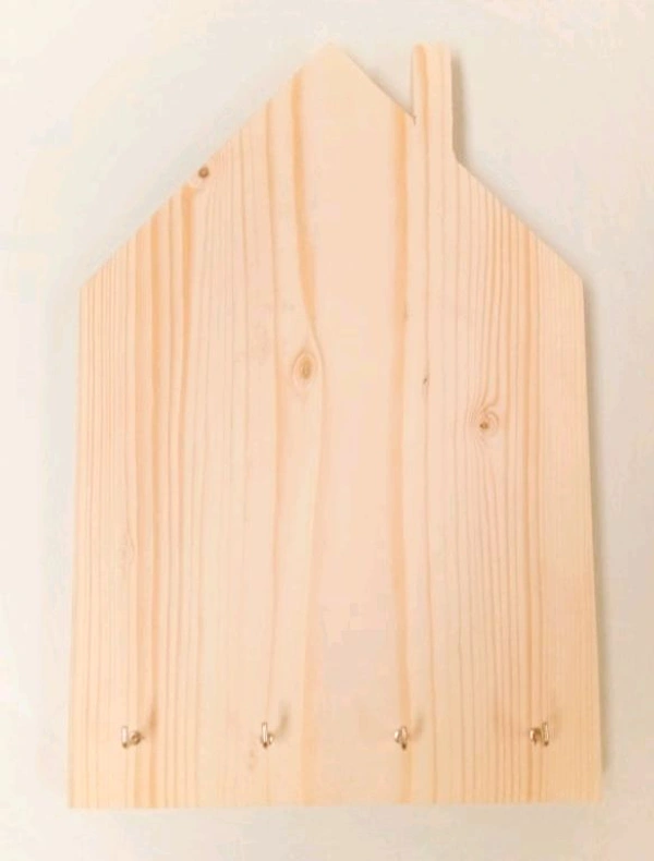 Hut Shape Pinewood Keyholder 