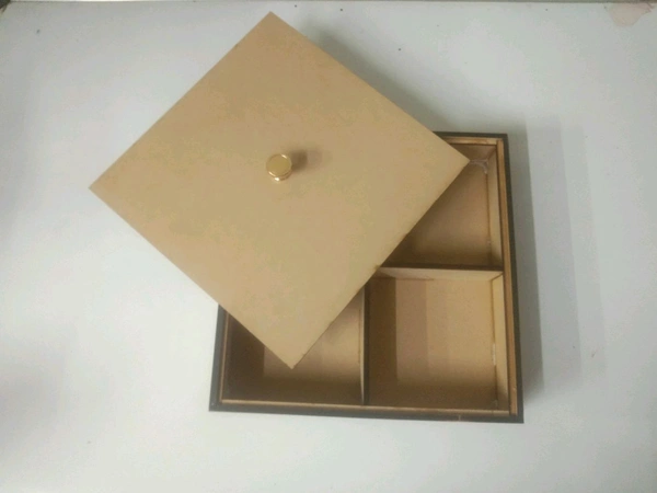 Dry Fruits Box With Metal Knob Lid & Partion
