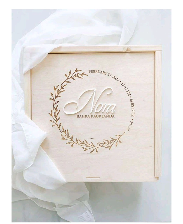 Pinewood Box 4*4*1.5 Inches 