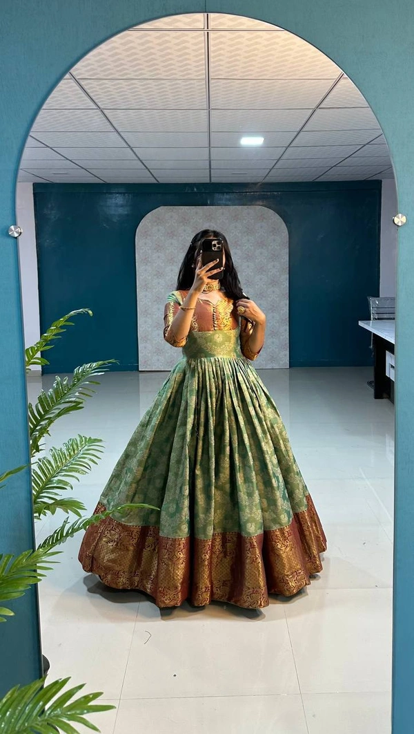 Vaanam - green, M-38