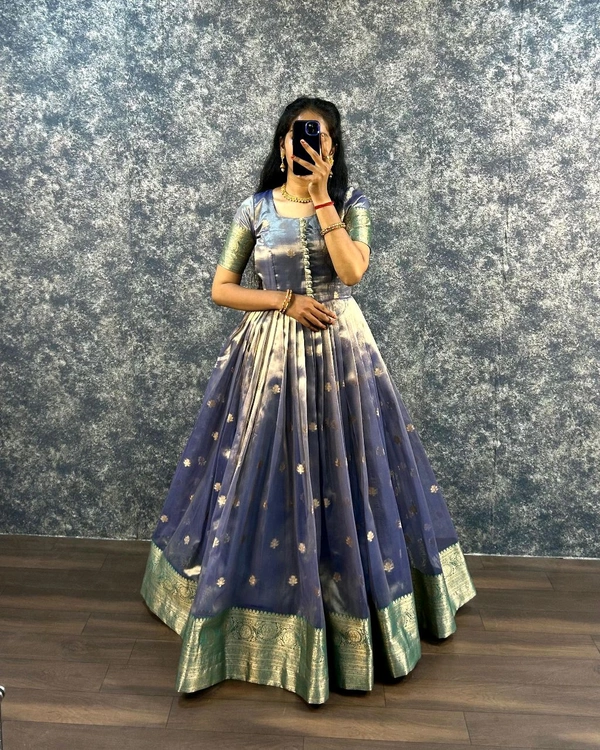 Dariya - Moody Blue, M-38